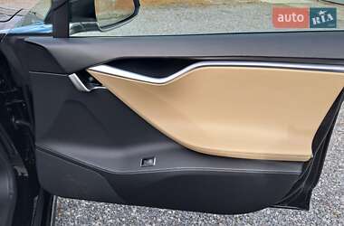Лифтбек Tesla Model S 2015 в 