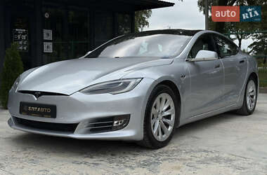 Ліфтбек Tesla Model S 2017 в Івано-Франківську