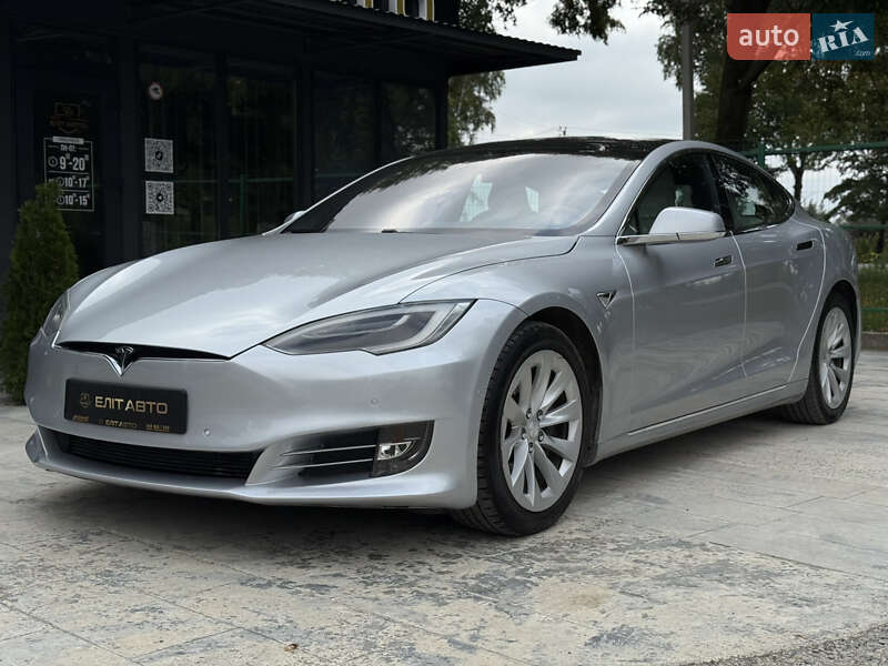 Ліфтбек Tesla Model S 2017 в 