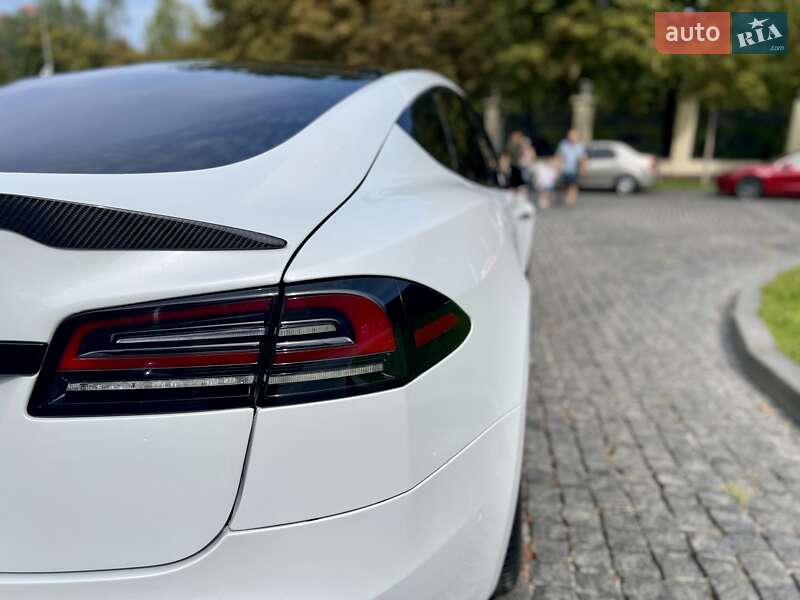 Ліфтбек Tesla Model S 2022 в Дніпрі