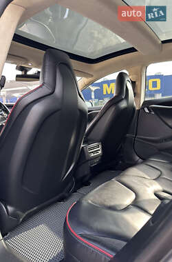 Лифтбек Tesla Model S 2014 в 