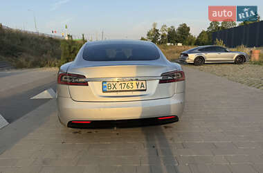 Лифтбек Tesla Model S 2017 в 
