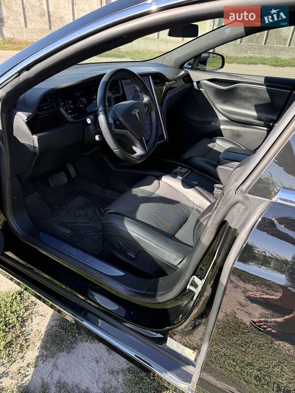 Лифтбек Tesla Model S 2018 в Березане фото 23 Лифтбек Tesla Model S 2018 в Березане