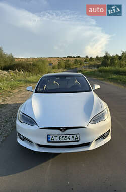 Tesla Model S 2020
