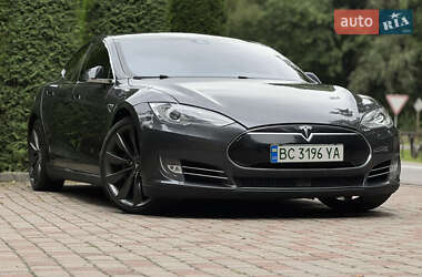 Лифтбек Tesla Model S 2015 в 