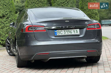 Лифтбек Tesla Model S 2015 в 