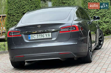 Лифтбек Tesla Model S 2015 в 