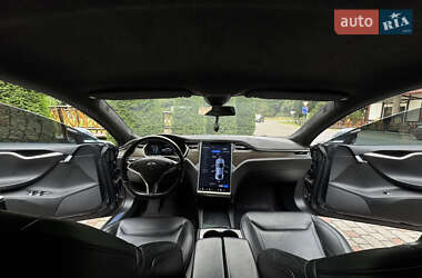 Лифтбек Tesla Model S 2015 в 