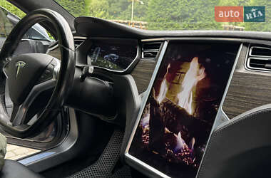 Лифтбек Tesla Model S 2015 в 
