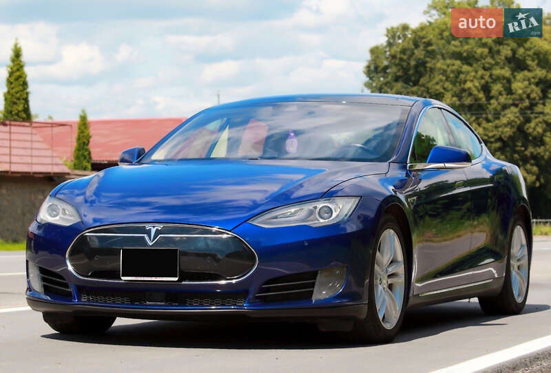 Ліфтбек Tesla Model S 2015 в Хмельницькому