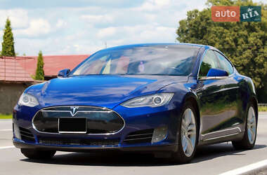 Ліфтбек Tesla Model S 2015 в 