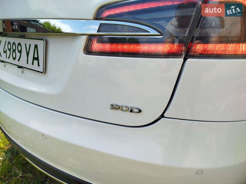 Лифтбек Tesla Model S 2015 в Луцке фото 16 Лифтбек Tesla Model S 2015 в Луцке