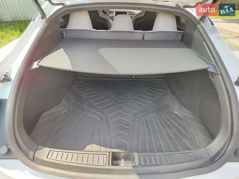 Лифтбек Tesla Model S 2015 в Луцке фото 5 Лифтбек Tesla Model S 2015 в Луцке