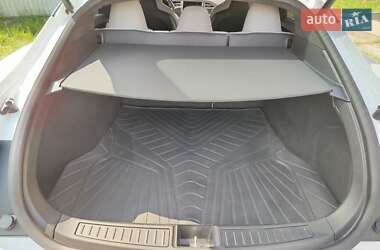 Лифтбек Tesla Model S 2015 в 