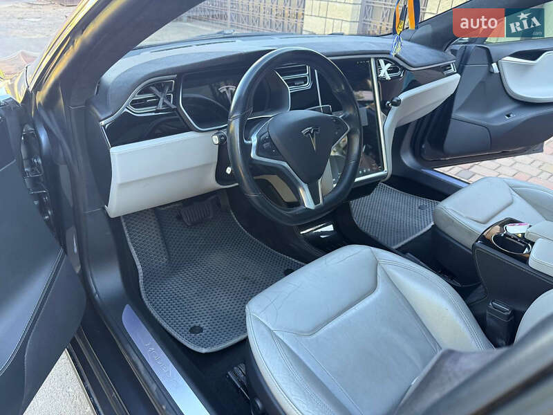 Ліфтбек Tesla Model S 2015 в Одесі фото 10 Ліфтбек Tesla Model S 2015 в Одесі
