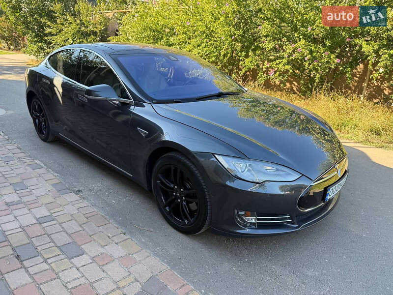 Ліфтбек Tesla Model S 2015 в Одесі фото 8 Ліфтбек Tesla Model S 2015 в Одесі