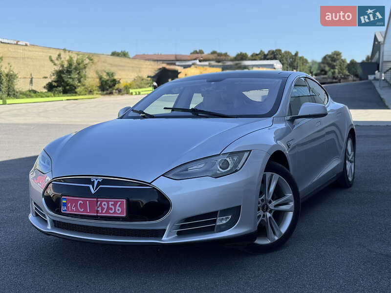 Tesla Model S 2013