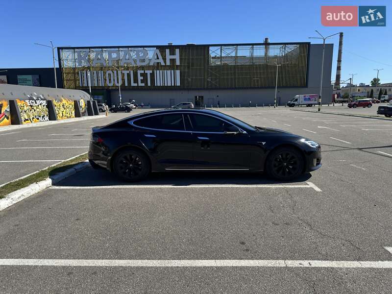 Ліфтбек Tesla Model S 2017 в Києві