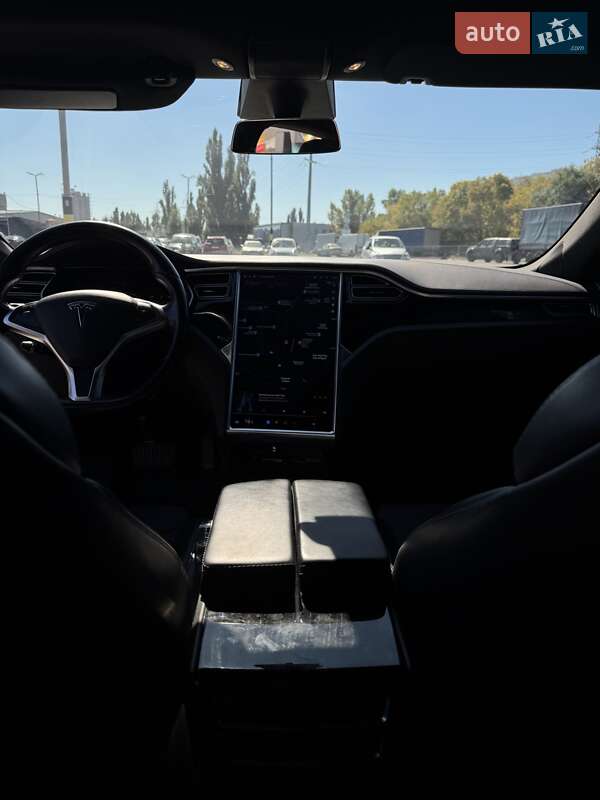 Ліфтбек Tesla Model S 2017 в Києві