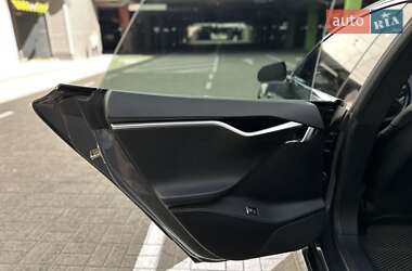 Лифтбек Tesla Model S 2016 в 