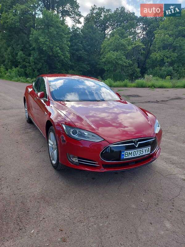 Лифтбек Tesla Model S 2014 в Тростянце