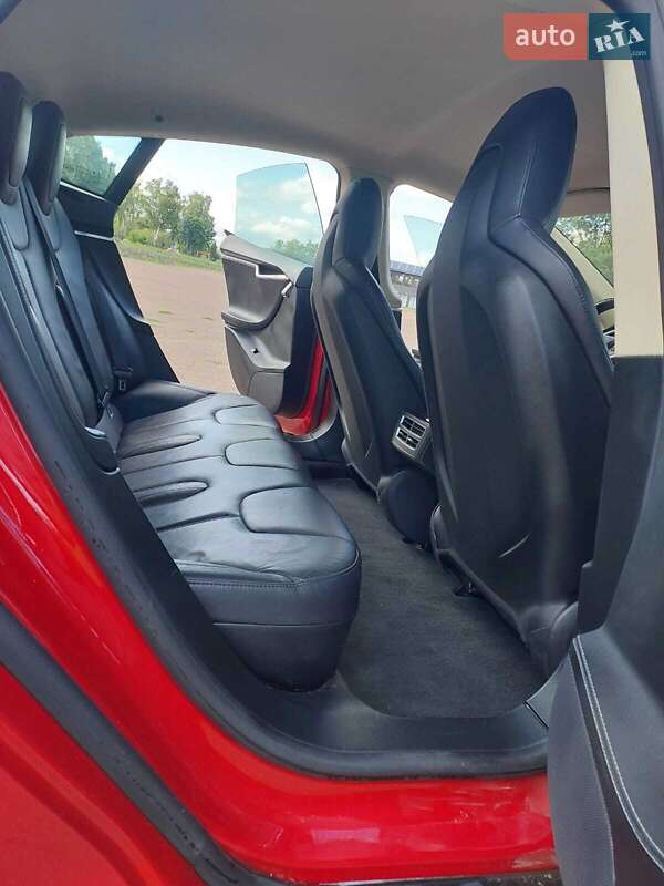 Ліфтбек Tesla Model S 2014 в Тростянці