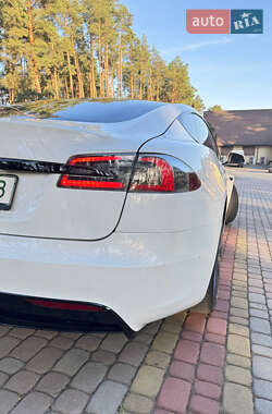 Ліфтбек Tesla Model S 2021 в 