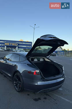 Лифтбек Tesla Model S 2015 в 