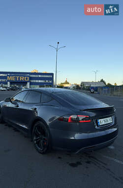 Лифтбек Tesla Model S 2015 в 