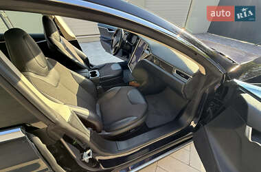 Ліфтбек Tesla Model S 2014 в 