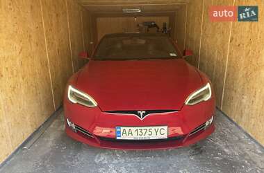 Ліфтбек Tesla Model S 2016 в 