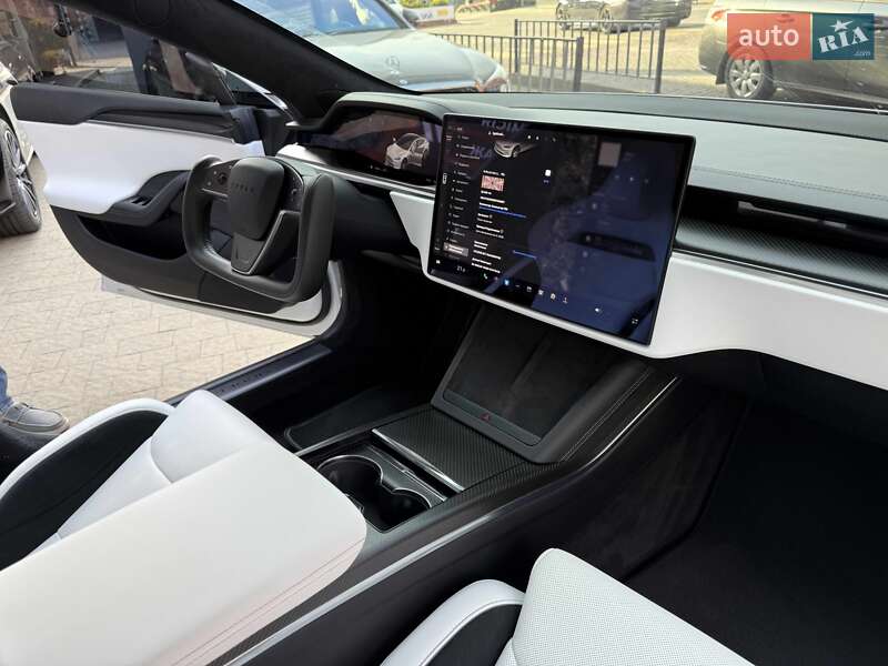 Ліфтбек Tesla Model S 2024 в Львові