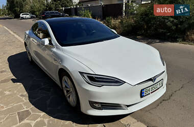Лифтбек Tesla Model S 2019 в 
