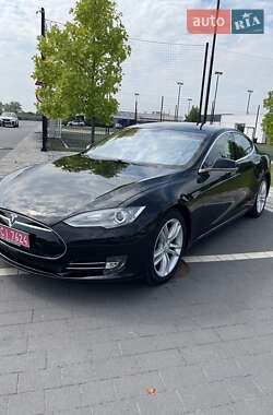 Лифтбек Tesla Model S 2013 в 
