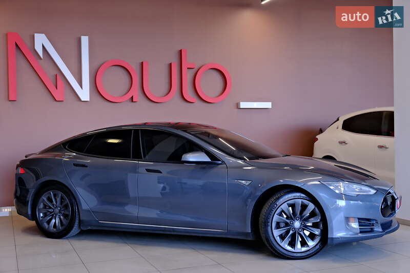 Лифтбек Tesla Model S 2013 в Одессе фото 13 Лифтбек Tesla Model S 2013 в Одессе