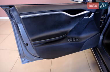 Ліфтбек Tesla Model S 2013 в 