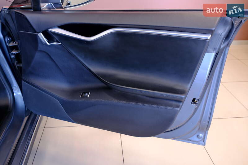 Лифтбек Tesla Model S 2013 в Одессе фото 36 Лифтбек Tesla Model S 2013 в Одессе