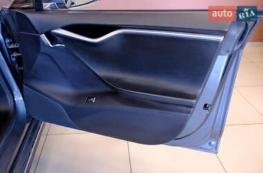Ліфтбек Tesla Model S 2013 в 