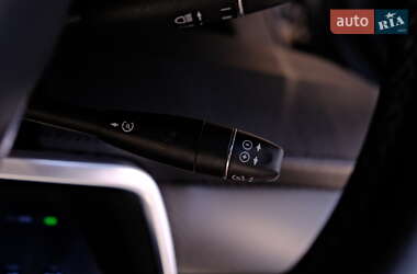Ліфтбек Tesla Model S 2013 в 