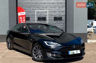 Tesla Model S 2020