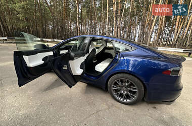 Лифтбек Tesla Model S 2022 в 