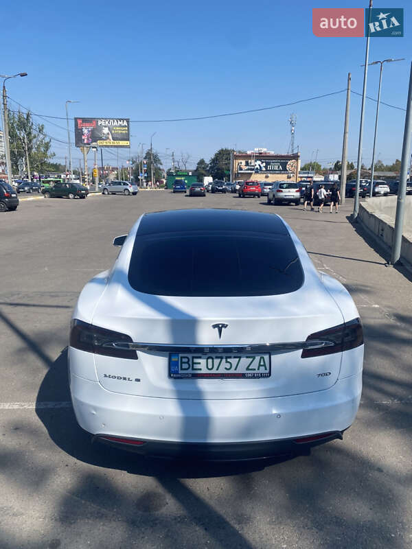 Ліфтбек Tesla Model S 2016 в Миколаєві фото 5 Ліфтбек Tesla Model S 2016 в Миколаєві