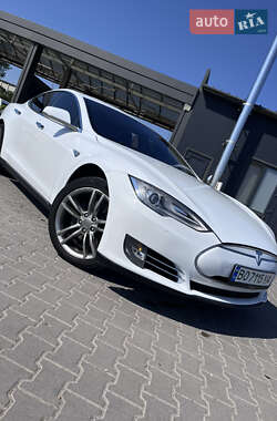 Tesla Model S 2014
