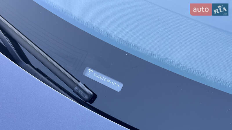Лифтбек Tesla Model S 2016 в Львове