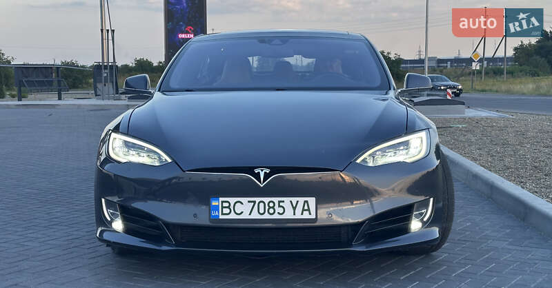 Лифтбек Tesla Model S 2016 в Львове