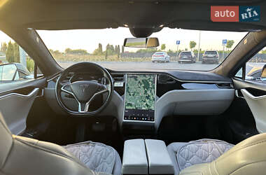Лифтбек Tesla Model S 2016 в 