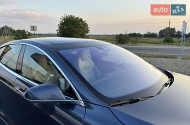 Лифтбек Tesla Model S 2016 в 