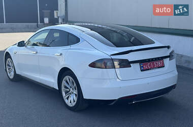 Лифтбек Tesla Model S 2013 в 