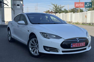 Лифтбек Tesla Model S 2013 в 