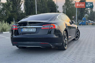 Лифтбек Tesla Model S 2014 в 